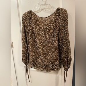 Long sleeve leopard print top